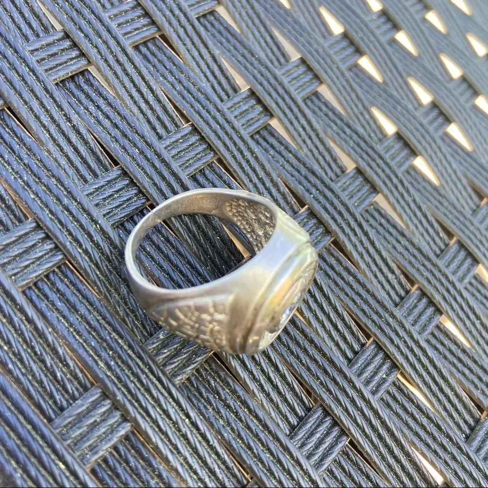 Mens vintage silver ring with beautiful CZs sz 9
